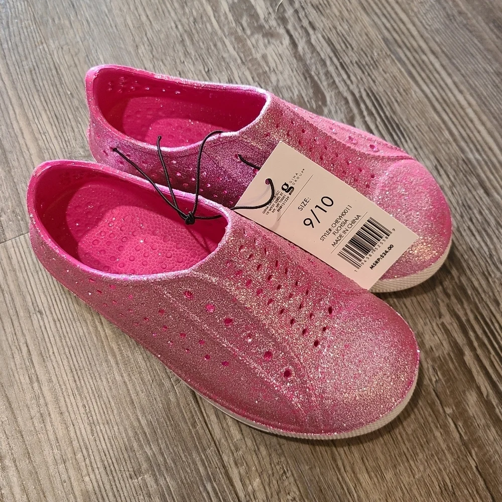 Chatties Glitter Non-slip Aqua Water Shoes in Fuchsia